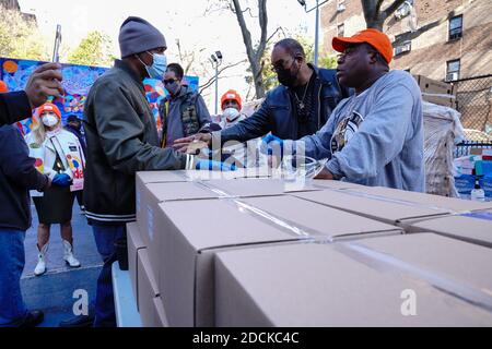 New York, United States. 21st Nov, 2020. Tracy Morgan, Food Bank For New York City seen during the Thanksgiving celebration. Credit: SOPA Images Limited/Alamy Live News Stock Photo