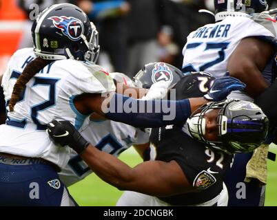 Baltimore Ravens defensive tackle Justin Madubuike (92) gets to