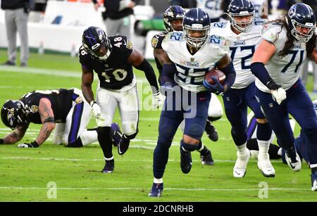 Baltimore Ravens linebacker Patrick Queen (6) walks back to the line of  scrimmage during a NFL football game against the Tampa Bay  Buccaneers,Thursday, Oct. 27, 2022 in Tampa, Fla. (AP Photo/Alex Menendez