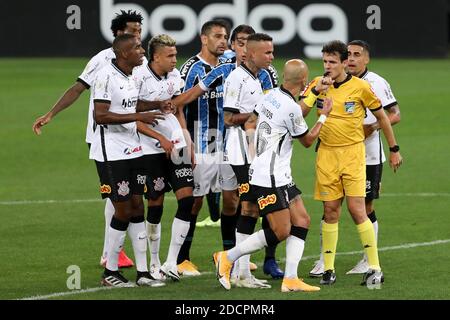 Players of Gremio during the game between Palmeiras and Gremio for the 34th  round of the Brazilian league, known locally as Campeonato Brasiliero. The  game took place at the Allianz Parque in