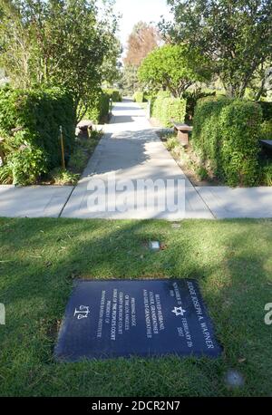 Los Angeles, California, USA 17th November 2020 A general view of atmosphere of Judge Joseph Wapner's Grave at Mount Sinai Cemetery Hollywood Hills on November 17, 2020 in Los Angeles, California, USA. Photo by Barry King/Alamy Stock Photo Stock Photo