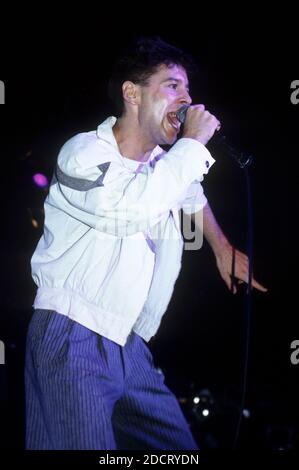 Jim Kerr from Simple Minds live at the Lyceum. London, 07.12.1982 | usage worldwide Stock Photo