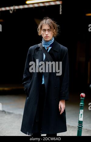 Street style, model after Lemaire Fall-Winter 2018-2019 Menswear show held at rue Beranger, in Paris, France, on January 17, 2018. Photo by Marie-Paola Bertrand-Hillion/ABACAPRESS.COM Stock Photo