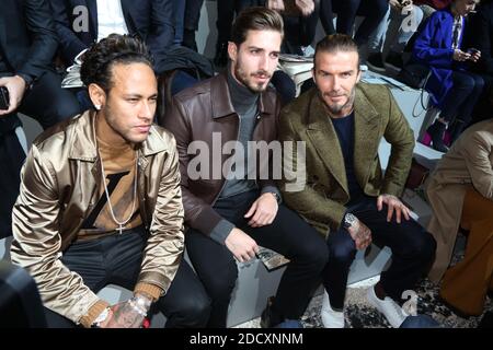 DESIRE on X: Louis Vuitton ambassador Neymar spotted in new LV
