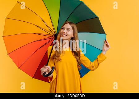 Love the umbrella, pop of color! | Photography senior pictures, Blog  photography, Senior photography poses