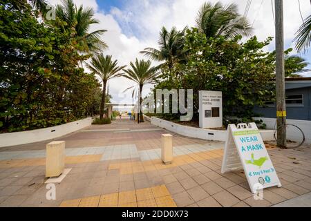 FORT LAUDERDALE, FL, USA - NOVEMBER 22, 2020: Entrance to the beach at Palm Avenue Portal Stock Photo