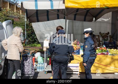 Bergamo, Italy 20 November 2020. The urban police of the municipality of Seriate carry out anti-covid-19 checks during the lockdown in Lombardy, Italy Stock Photo