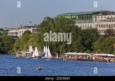 geography/travel, Germany, Hamburg, Hamburg, cafe outside of the hotel Atlantic on of the Outer Alster, Additional-Rights-Clearance-Info-Not-Available Stock Photo