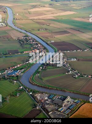 An aerial photograph of the villages of East and West Stockwith, divided by the river Trent, Northern England, UK Stock Photo