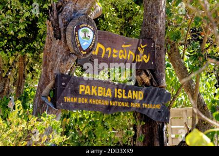 Sign of Koh Phak Bia Island - small isle located behind Hong Island. Blessed with crystal clear sea water, pleasant and shady atmosphere - Thailand - Stock Photo