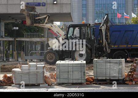 Road cerb (curbstone) replace in Moscow Russia Stock Photo