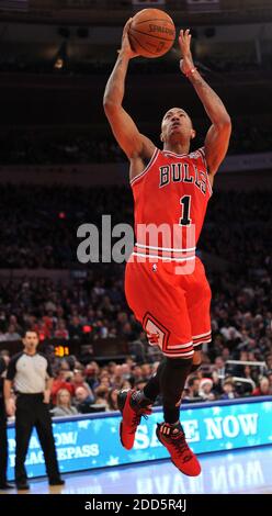 NO FILM, NO VIDEO, NO TV, NO DOCUMENTARY - Chicago Bulls point guard Derrick Rose (1) drives to the basket in the second half against the New York Knicks during the NBA Basketball match, New York Knicks vs Chicago Bulls at Madison Square Garden in New York City, NY, USA on December 25, 2010. The Knicks defeated the Bulls 103-95. Photo by Christopher Pasatieri/Newsday/MCT/ABACAPRESS.COM Stock Photo