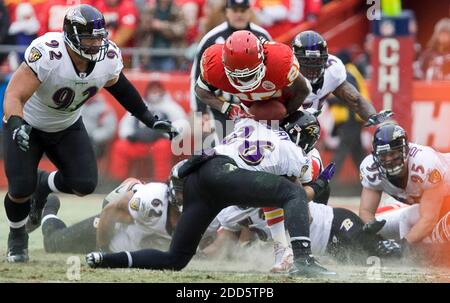 Baltimore Ravens vs. Kansas City Chiefs. NFL match poster. Two american  football players silhouette facing each other on the field. Clubs logo in  back Stock Photo - Alamy