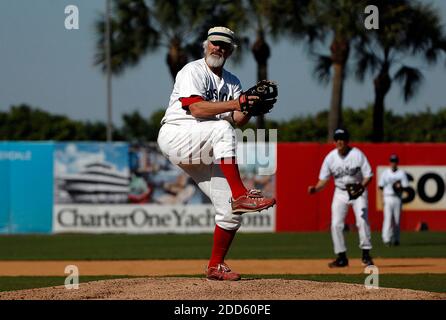 NO FILM, NO VIDEO, NO TV, NO DOCUMENTARY - Former Boston Red Sox pitcher Bill Lee delivers a pitch during the 23rd Joe DiMaggio Baseball Legends Game at Fort Lauderdale Stadium in Fort Landerdale, Florida, USA on January 29, 2011. Photo by Michael Laughlin/Sun Sentinel/MCT/ABACAPRESS.COM Stock Photo