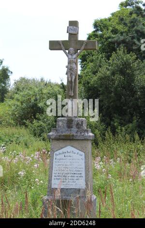roadside shrine and crucifix on the road between Rozkos and Jevisovice Stock Photo