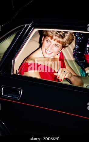 Princess Diana wearing a Victor Edelstein red evening gown attended a performance of Verdi's 'Simon Boccanegra'. Royal Opera House, Covent Garden, London. UK 12.11.1991 Stock Photo