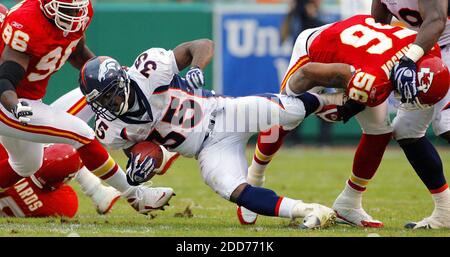 NO FILM, NO VIDEO, NO TV, NO DOCUMENTARY - Denver Broncos running back Selvin Young (35) picks up two yards before being stopped by Kansas City Chiefs linebacker Derrick Johnson in the second quarter. The Broncos defeated the Chiefs, 27-11, at Arrowhead Stadium in Kansas City, MO, USA on November 11, 2007. Photo by John Sleezer/Kansas City Star/MCT/Cameleon/ABACAPRESS.COM Stock Photo