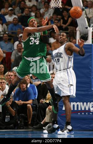 NO FILM, NO VIDEO, NO TV, NO DOCUMENTARY - A frustrated Boston Celtics forward Paul Pierce gets rid of the ball under the basket as he is defended by Orlando Magic center Dwight Howard at Amway Arena in Orlando, FL, USA on November 18, 2007. Orlando won 104-102. Photo by Stephen M. Dowell/Orlando Sentinel/MCT/Cameleon/ABACAPRESS.COM Stock Photo