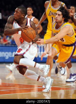 NO FILM, NO VIDEO, NO TV, NO DOCUMENTARY - The New York Knicks' Nate Robinson drives to the basket past the Los Angeles Lakers' Sasha Vujacic (right) in the first quarter at Madison Square Garden in New York City, NY, USA on December 23, 2007. The Lakers defeated the Knicks, 95-90. Photo by J. Conrad Williams Jr./Newsday/MCT/Cameleon/ABACAPRESS.COM Stock Photo