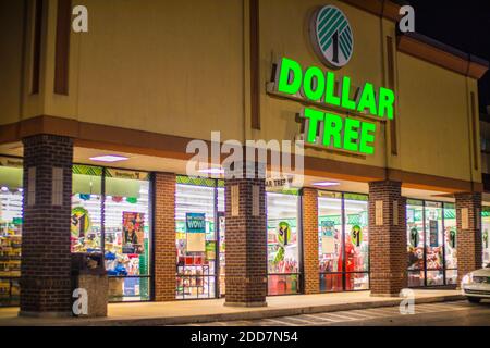 Augusta, Ga USA - 11 21 20: Dollar Tree at night entrance and building sign Stock Photo