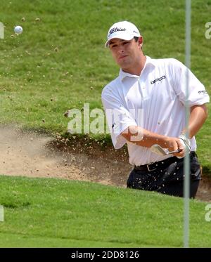 NO FILM, NO VIDEO, NO TV, NO DOCUMENTARY - Johnson Wagner blasts out of a trap on the 16th hole during the first round of the Crowne Plaza Invitational at Colonial in Fort Worth, TX, USA on May 22, 2008. Photo by Ron Jenkins/Fort Worth Star-Telegram/MCT/Cameleon/ABACAPRESS.COM Stock Photo