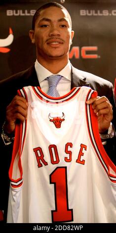 NBA commissioner David Stern, left, poses with number one draft pick Derrick  Rose, who was picked by the Chicago Bulls, during the first round of the  NBA basketball draft, Thursday, June 26