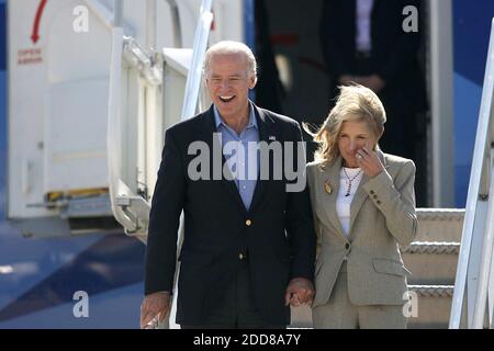 NO FILM, NO VIDEO, NO TV, NO DOCUMENTARY - Democratic vice presidential nominee Delaware Senator Joe Biden and his wife Jill arrive at Lambert St. Louis International Airport before the vice presidential debate to be held at Washington University, in St. Louis, MO, USA on Thursday, October 2, 2008. Photo by Elie Gardner/St. Louis Post-Dispatch/MCT/ABACAPRESS.COM Stock Photo