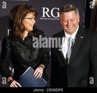 NO FILM, NO VIDEO, NO TV, NO DOCUMENTARY - Former Republican vice presidential candidate Alaska Governor Sarah Palin and Nebraska Governor David E. Heineman share a laugh during a meeting with the press at the 2008 Republican Governors Association Annual Conference in Miami, Florida, USA on Thursday, November 13, 2008. Photo by Marsha Halper/Miami Herald/MCT/ABACAPRESS.COM Stock Photo