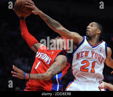 Allen Iverson Detroit Pistons NBA公式ジャージ Men's Detroit Pistons Allen Iverson Mitchell & Ness Red 2008
