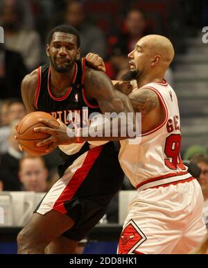 NO FILM, NO VIDEO, NO TV, NO DOCUMENTARY - Chicago Bulls Drew Gooden pressures Portland Trail Blazers Greg Oden during first quarter action at the United Center in Chicago, IL, USA on January 12, 2009. Portland Trail Blazers won 109-95. Photo by Nuccio DiNuzzo/Chicago Tribune/MCT/Cameleon/ABACAPRESS.COM Stock Photo