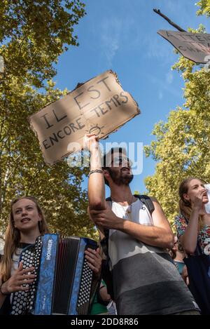 'It is still time'. Following the resignation of the French Minister of Ecology Nicolas Hulot, a call for a march for the climate gathered several thousand people in Toulouse, France, on September 8, 2018. The march was joined to the movement 'Rise for the climate ', organised in several cities around the world. Photo by Patrick BATARD / ABACAPRESS.com Stock Photo