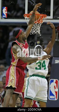 NO FILM, NO VIDEO, NO TV, NO DOCUMENTARY - Boston Celtics forward Paul Pierce scores against Cleveland Cavaliers forward LeBron James (left) during first-half action in an NBA basketball game at Quicken Loans Arena in Cleveland, OH, USA on October 27, 2009. Photo by Ed Suba Jr./Akron Beacon Journal/MCT/ABACAPRESS.COM Stock Photo