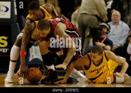 Golden State Warriors Cartier Martin right shoots over New