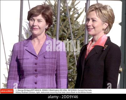 NO FILM, NO VIDEO, NO TV, NO DOCUMENTARY - © George Bridges/KRT/ABACA. 22569-2. Washington-DC-USA, 18/12/2000. Current first lady Hillary Rodham Clinton, right, welcomes incoming first lady Laura Bush to the White House. Stock Photo
