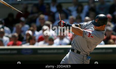 NO FILM, NO VIDEO, NO TV, NO DOCUMENTARY - The Cleveland Indians' Russell Branyon broke his bat during the seventh inning during MLB Baseball match, Minnesota Twins vs Cleveland Indians at Target Field in Minneapolis in Minnesota, USA on April 22, 2010. Cleveland Indians won 8-1. Photo by Elizabeth Flores/MCT/Cameleon/ABACAPRESS.COM Stock Photo