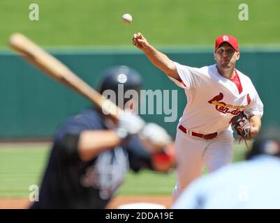 NO FILM, NO VIDEO, NO TV, NO DOCUMENTARY - St. Louis Cardinals pitcher Adam Wainwright works against the Atlanta Braves at Busch Stadium in St. Louis, MI, USA on April 29, 2010. The Cardinals defeated the Braves, 10-4. Photo by Chris Lee/St. Louis Post-Dispatch/MCT/ABACAPRESS.COM Stock Photo