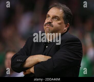 NO FILM, NO VIDEO, NO TV, NO DOCUMENTARY - Orlando Magic coach Stan Van Gundy lets out his frustration at the end of a 96-84 loss to the Boston Celtics in Game 6 of the NBA's Eastern Conference finals at TD Garden in Boston, Massachusetts, on Friday, May 28, 2010. The victory lifts the Celtics into the NBA finals and eliminates the Magic. Photo by Gary W. Green/Orlando Sentinel/MCT/Cameleon/ABACAPRESS.COM Stock Photo