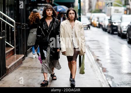 Street style Alyssa Coscarelli and Lauren Caruso arriving at 3.1