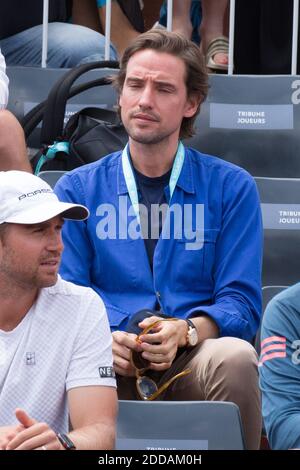 Maria Sharapova s Boyfriend Mr Alexander Gilkes In Action French Tennis maria-sharapova-s-boyfriend-mr-alexander-gilkes-in-action-french-tennis