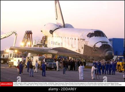 NO FILM, NO VIDEO, NO TV, NO DOCUMENTARY - © KRT/ABACA. 41921-1. Kennedy Space Center-FL-USA. 12/03/2002. Cape Canaveral. Space Shuttle Columbia appears in a file photo after a landing at Kennedy Space Center, Tuesday , March 12, 2002, after an 11-day mission to service the Hubble Space Telescope. Stock Photo