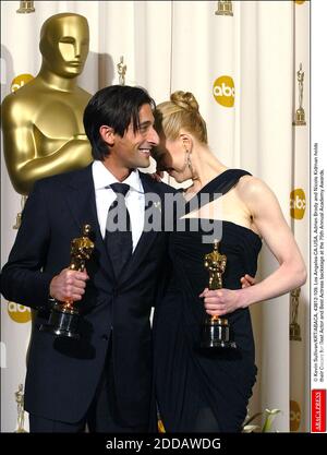 NO FILM, NO VIDEO, NO TV, NO DOCUMENTARY - © Kevin Sullivan/KRT/ABACA. 43812-109. Los Angeles-CA-USA. 23/03/03. Adrien Brody and Nicole Kidman holds their Oscars for Best Actor and Best Actress backstage at the 75th Annual Academy Awards. Stock Photo