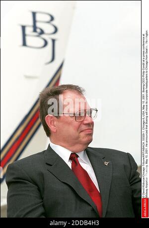 NO FILM, NO VIDEO, NO TV, NO DOCUMENTARY - © David Klobucar/Chicago Tribune/KRT/ABACA. 53329-1. Chicago-IL-USA, May 10, 2001. Boeing CEO Philip Condit at a press conference at Midway Airport on Thursday, May 10, 2001. He announced that Boeing will move its corporate headquarters to Chicago from Se Stock Photo