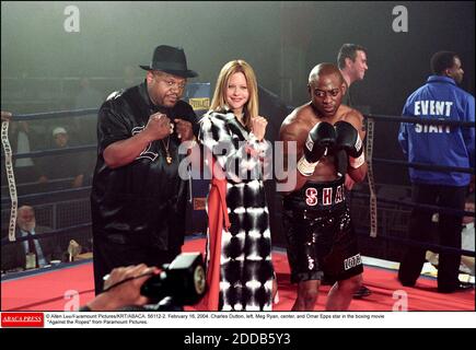 CHARLES S. DUTTON, OMAR EPPS, MEG RYAN, AGAINST THE ROPES, 2004 Stock ...