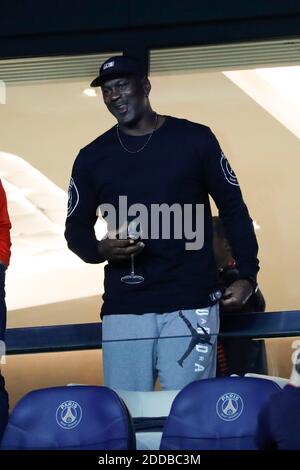 Michael Jordan pays PSG a visit for their game against Reims - Eurohoops