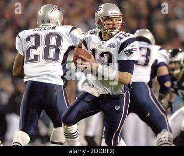 New England Patriots quarterback Tom Brady warms up for game against Denver  Broncos at Invesco Field in Denver, CO on October 16, 2005. (UPI Photo/Gary  C. Caskey Stock Photo - Alamy