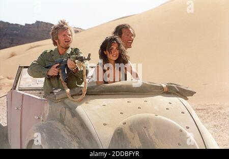 NO FILM, NO VIDEO, NO TV, NO DOCUMENTARY - Steve Zahn as Al Giordino, Penelope Cruz as Eva Rojas and Matthew McConaughey as Dirk Pitt in the new movie from Paramount Pictures, 'Sahara', on April 5, 2005. Photo by Keith Hamshere/Paramount Pictures/KRT/ABACA. Stock Photo