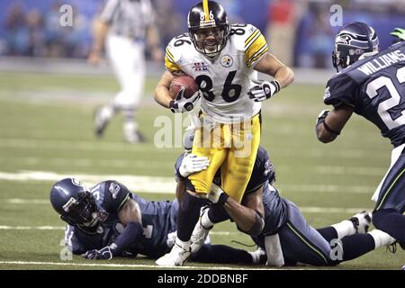 NO FILM, NO VIDEO, NO TV, NO DOCUMENTARY - Pittsburgh Steelers receiver Hines Ward (86) makes a gain against the Seattle Seahawks in the second half of Super Bowl XL in Detroit, MI, USA, on February 5, 2006. Photo by Ed Suba Jr./Akron Beacon Journal/KRT/Cameleon/ABACAPRESS.COM Stock Photo