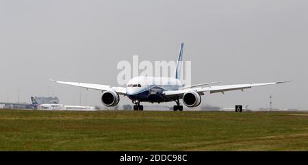 NO FILM, NO VIDEO, NO TV, NO DOCUMENTARY - Boeing's new 787 Dreamliner lands at Dallas-Fort Worth airport in Fort Worth Texas, USA, Friday, May 11, 2012. Photo by Brandon Wade/Fort Worth Star-Telegram/MCT/ABACAPRESS.COM Stock Photo