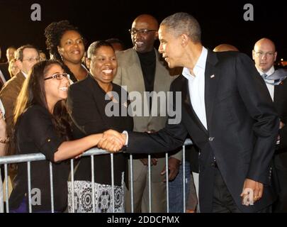 NO FILM, NO VIDEO, NO TV, NO DOCUMENTARY - President Barack Obama is greeted by supporters as he arrives at Orlando International Airport in Orlando, Florida, USA, Sunday, October 28, 2012. Obama is scheduled to appear with former president Bill Clinton in Orlando on Monday. Photp by Joe Burbank/Orlando Sentinel/MCT/ABACAPRESS.COM Stock Photo