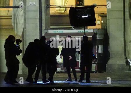 Bologna, Italia. 24th Nov, 2020. Vasco Rossi gira nuovo videoclip in piazza maggiore - foto Michele Nucci durante VASCO ROSSI GIRA NUOVO VIDEOCLIP IN NOTTURNA IN PIAZZA MAGGIORE, News in Bologna, Italia, 24 novembre 2020 Credit: Independent Photo Agency/Alamy Live News Stock Photo